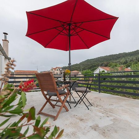Apartment Marinsko Veli Iž Eksteriør billede