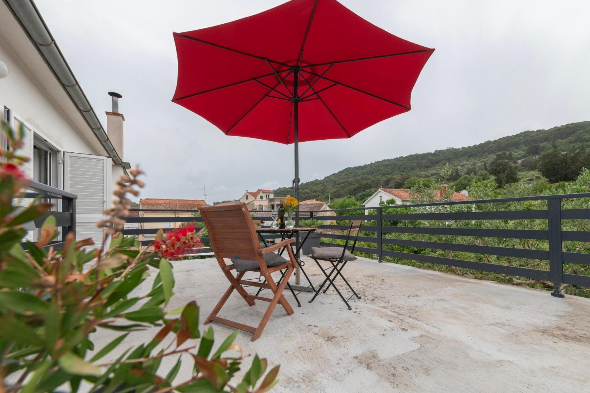 Apartment Marinsko Veli Iž Eksteriør billede