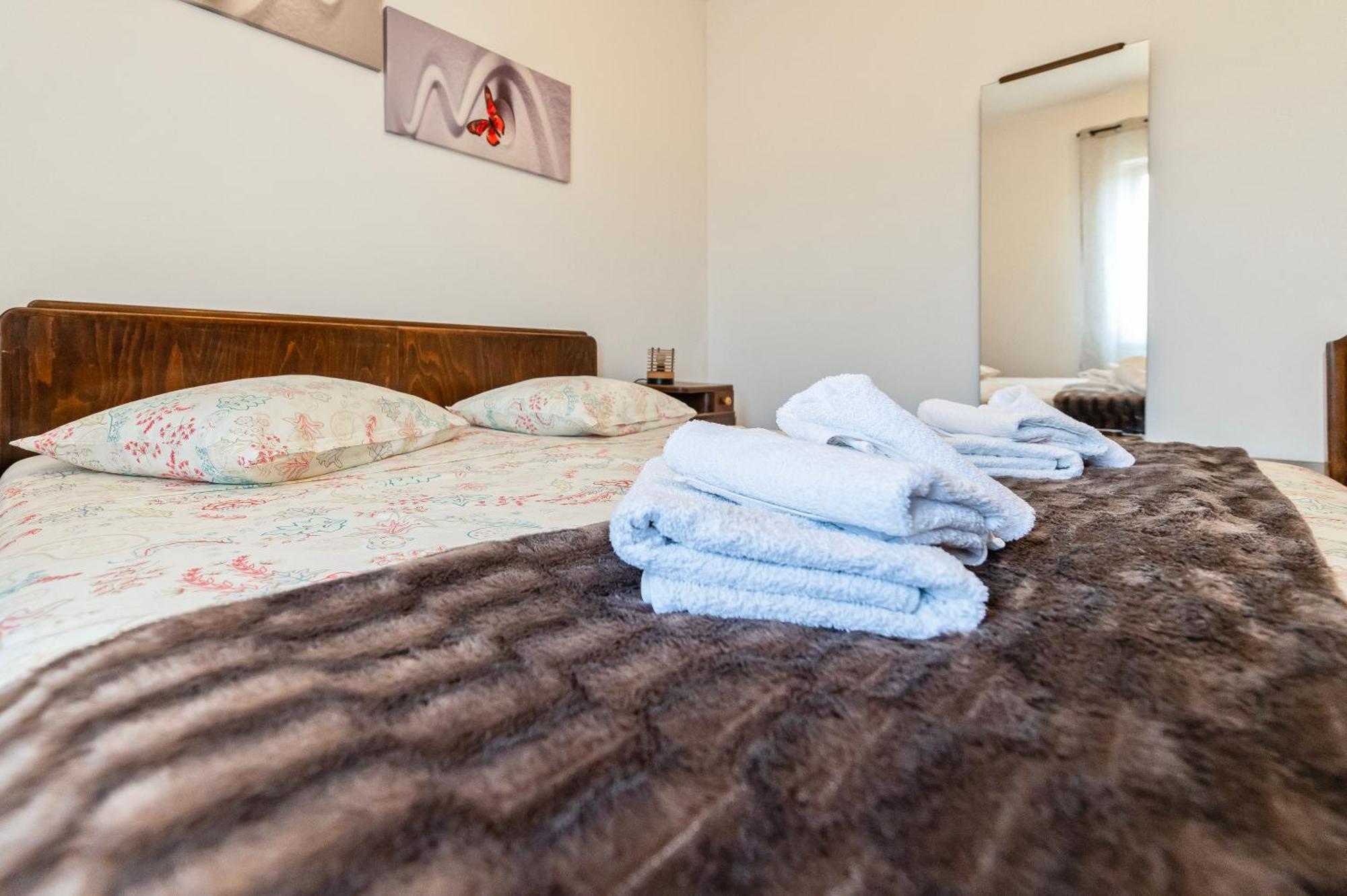 Apartment Marinsko Veli Iž Eksteriør billede