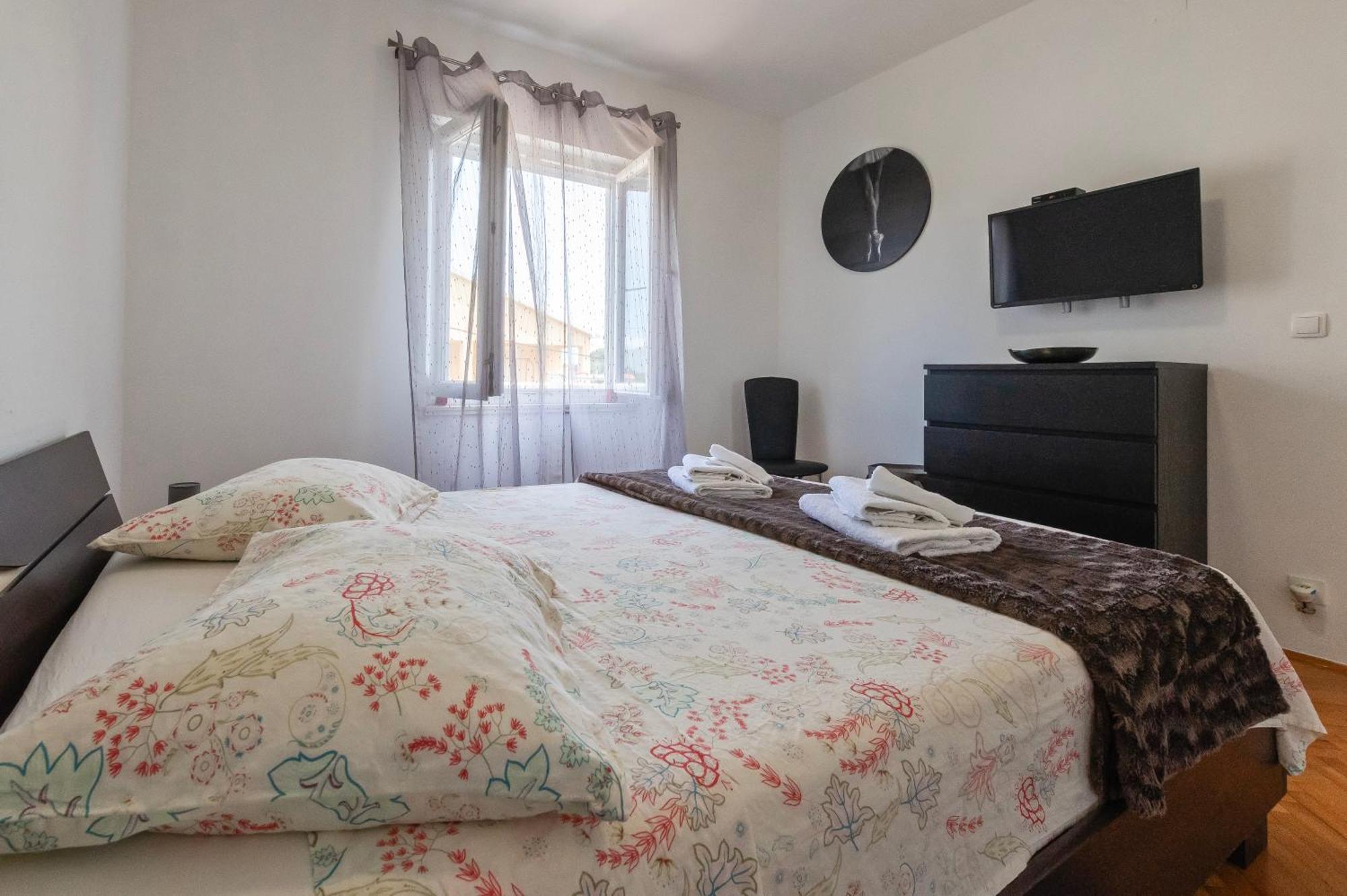 Apartment Marinsko Veli Iž Eksteriør billede